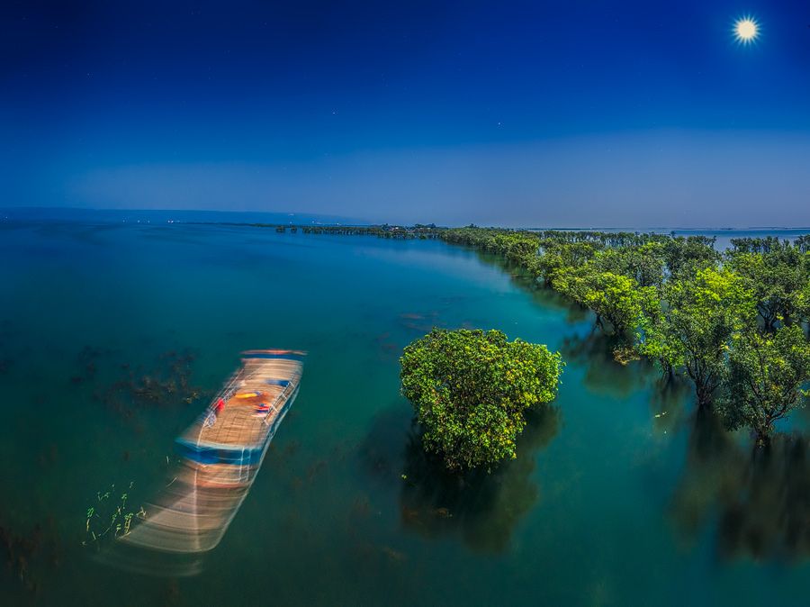টাঙ্গুয়ার হাওরের অপরূপ সৌন্দর্য
