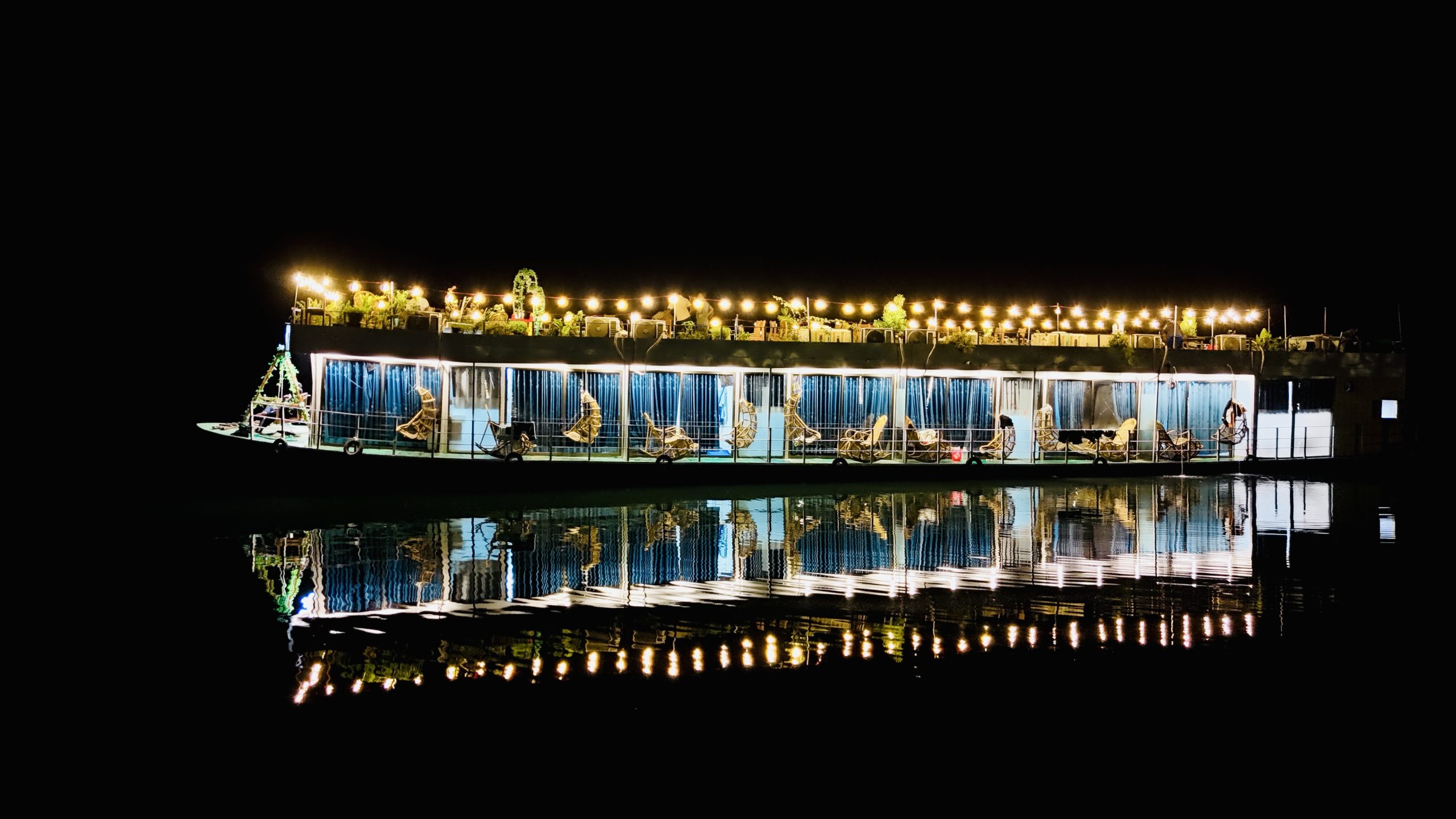 Best House Boat in Tanguar Haor